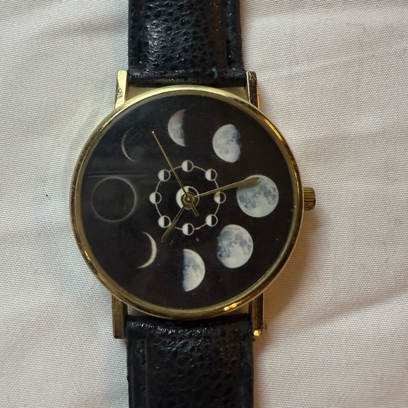 Hot Topic Black and Gold Blackheart Moon Phases Watch - Picture 8 of 8